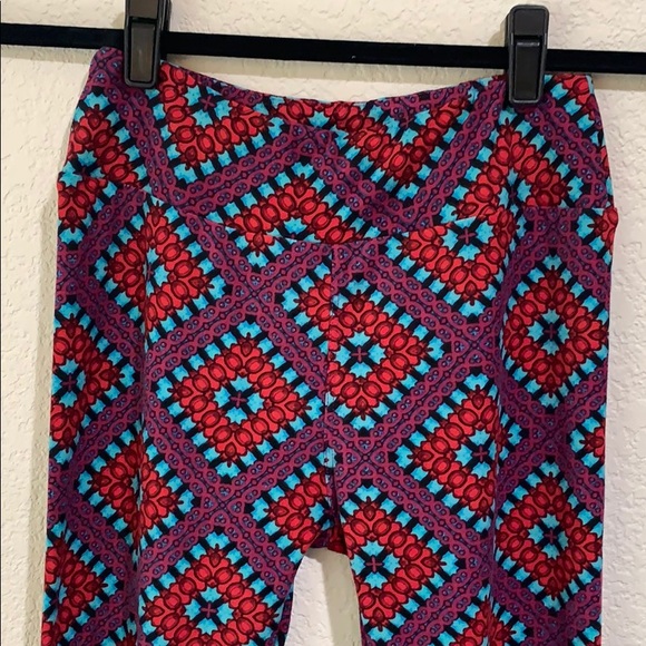 NWT One Size LuLaRoe Leggings - Picture 2 of 3